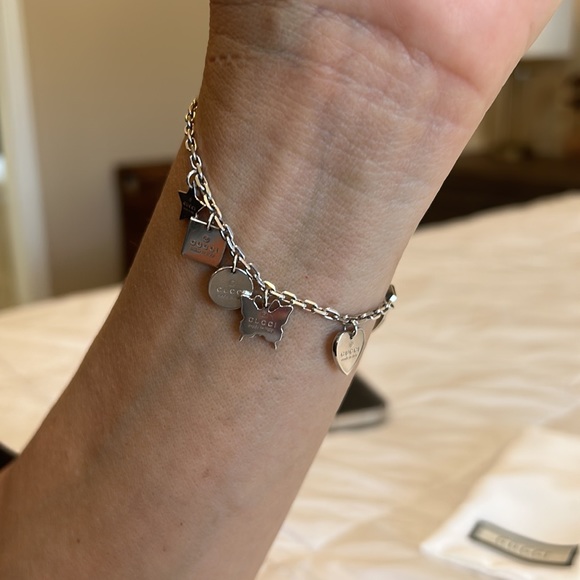 Authentic SS Gucci Bracelet With Dust Bag And Box - Picture 4 of 7